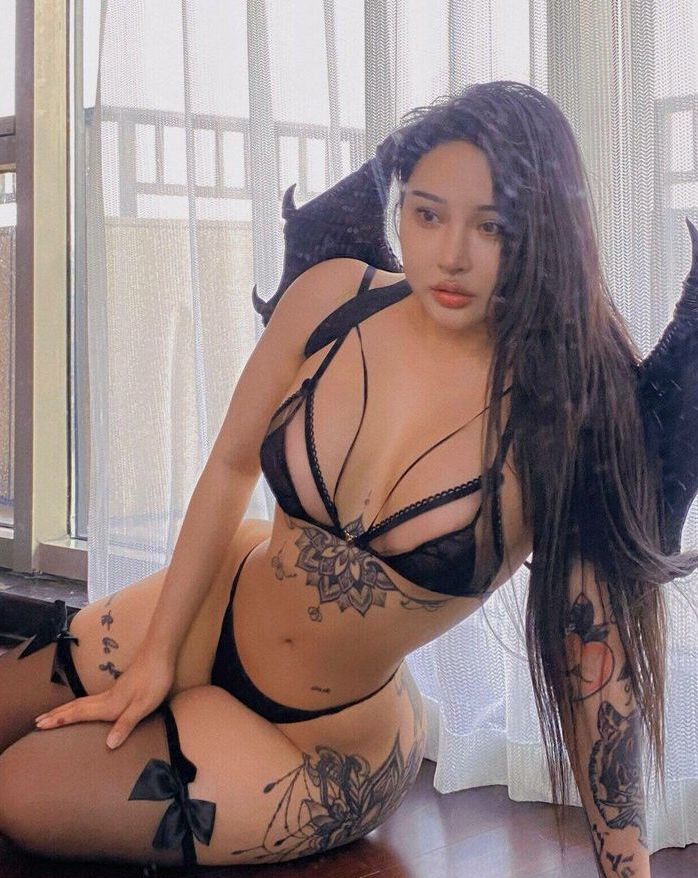 Sangyuxin Hitomi nude