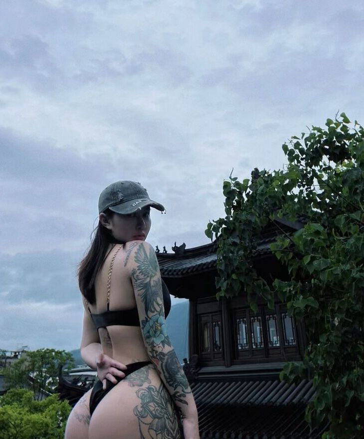 Sangyuxin Hitomi nude