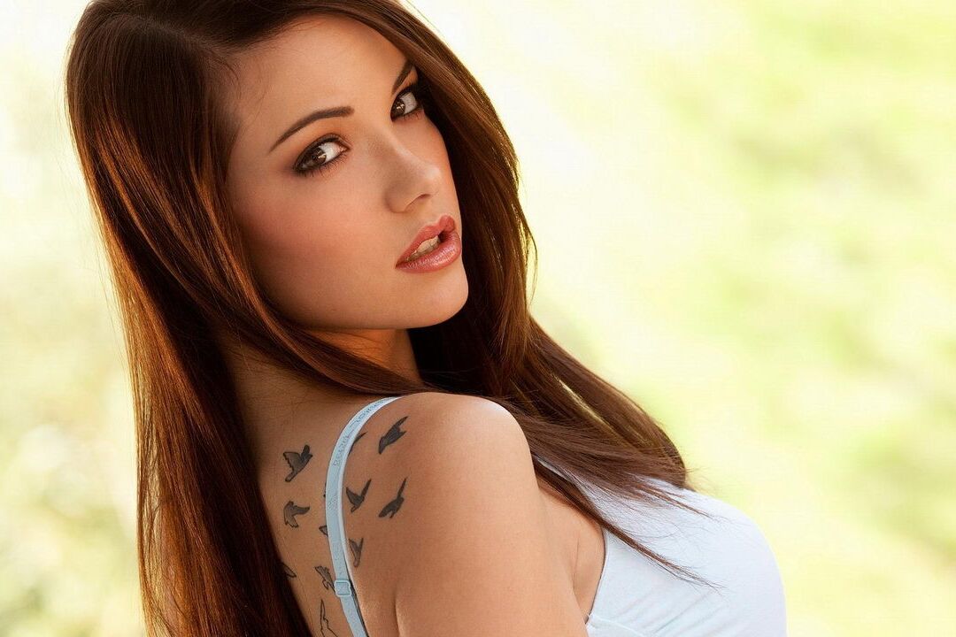 Busty teen babe posing