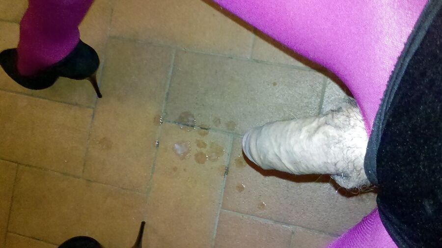 Sega in collant rosa - masterbation in pink pantyhose