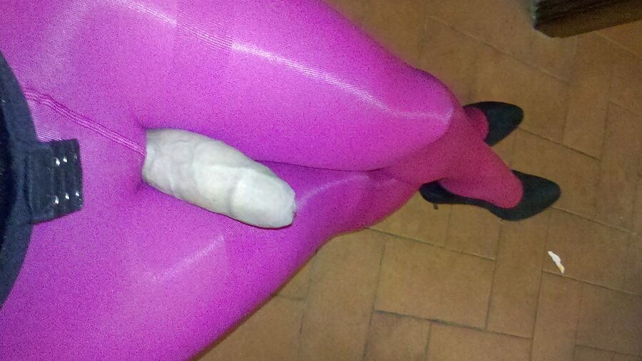 Sega in collant rosa - masterbation in pink pantyhose