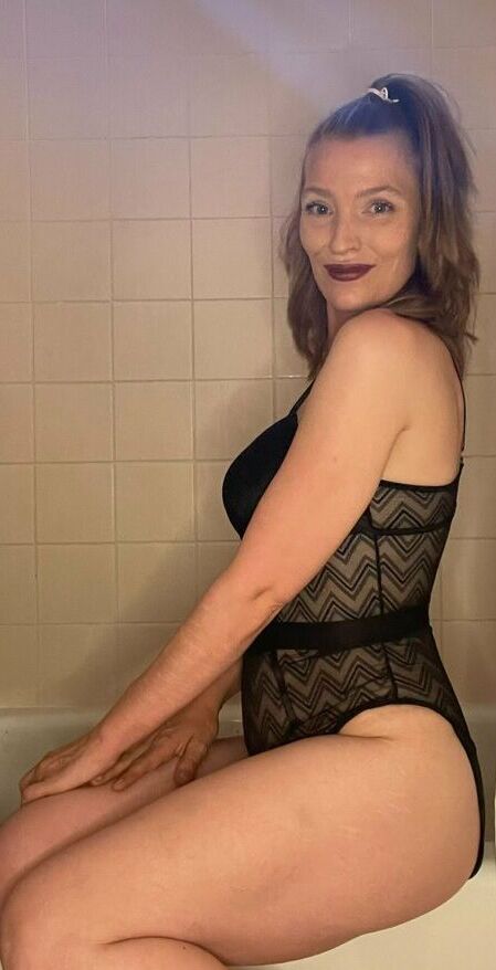 Nadia Shila nude