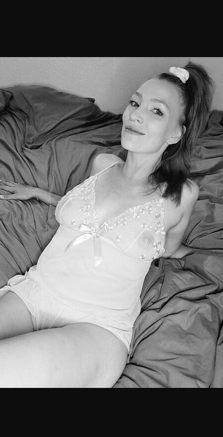 Nadia Shila nude