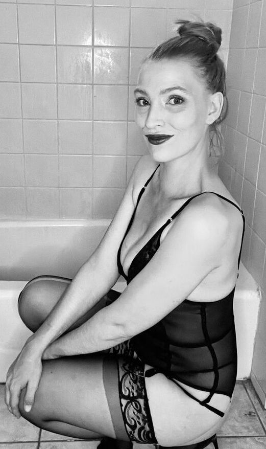Nadia Shila nude
