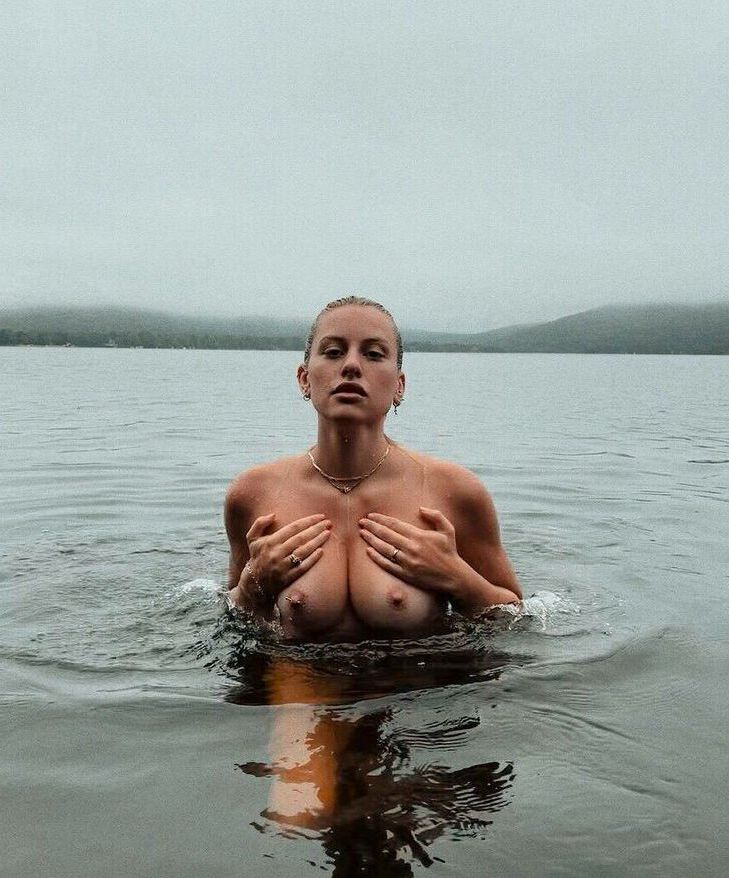 Chloe Verhagen nude