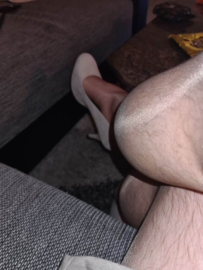 I&;am in stockings and Pumps