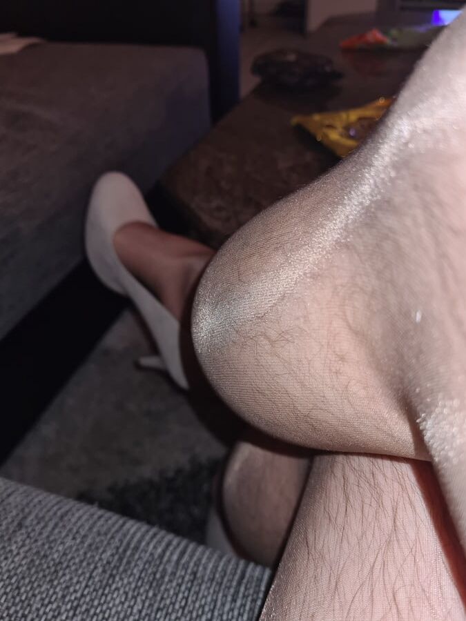 I&;am in stockings and Pumps