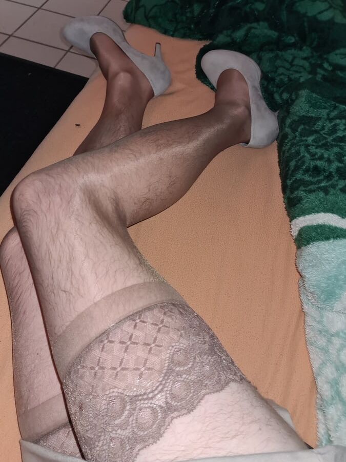 I&;am in stockings and Pumps