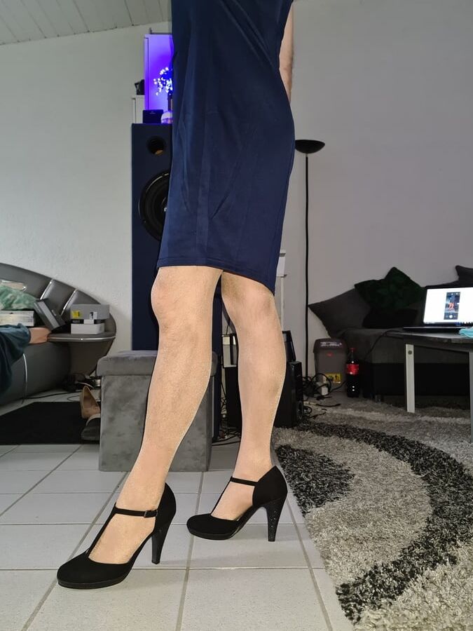 I&;am in stockings and Pumps