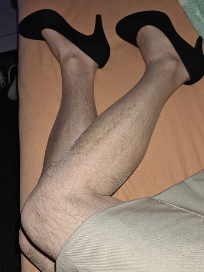 I&;am in stockings and Pumps