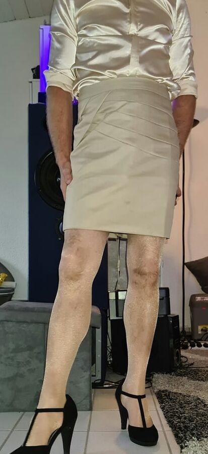I&;am in stockings and Pumps