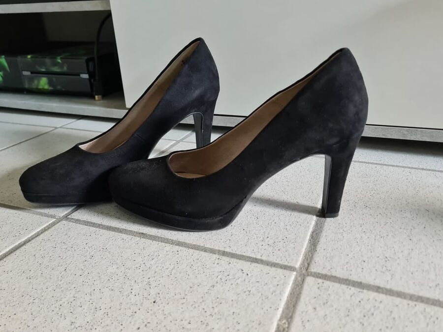 I&;am in stockings and Pumps