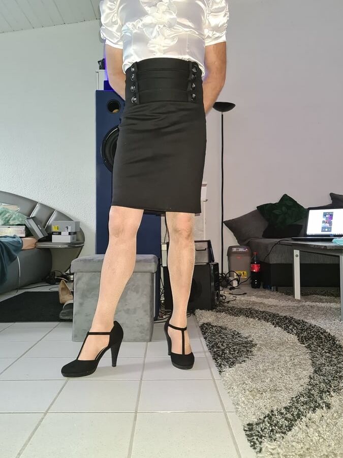 I&;am in stockings and Pumps