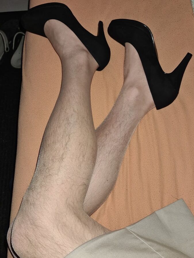 I&;am in stockings and Pumps