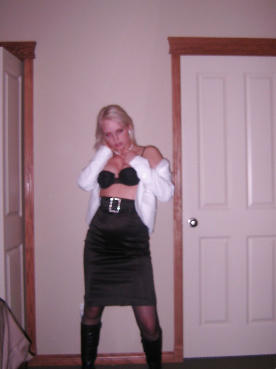 HOT AMATEUR TEEN