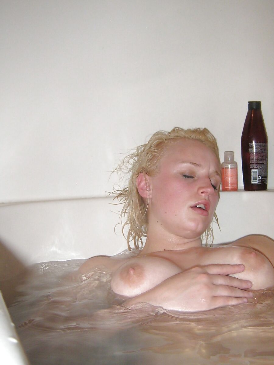 HOT AMATEUR TEEN