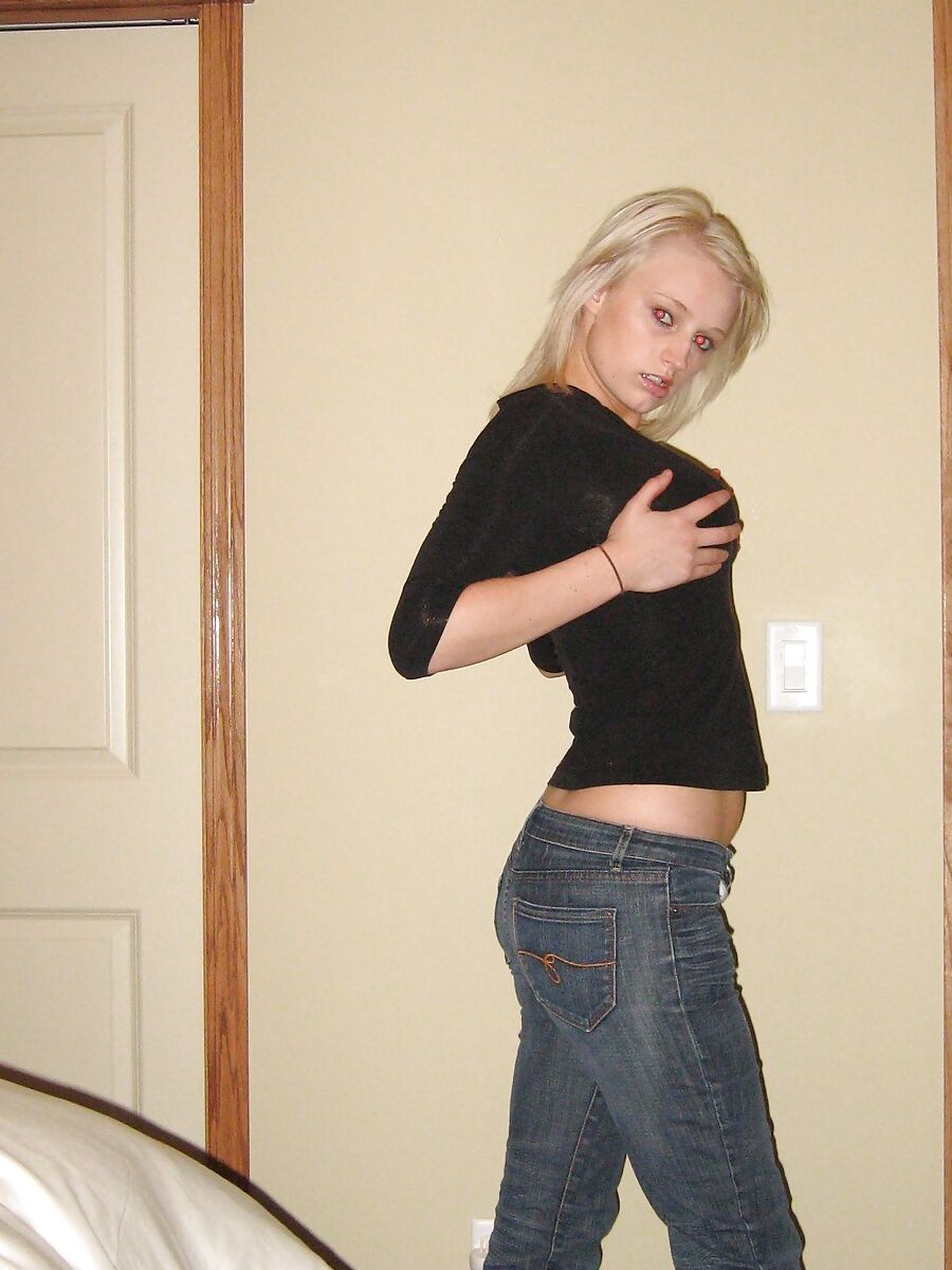 HOT AMATEUR TEEN