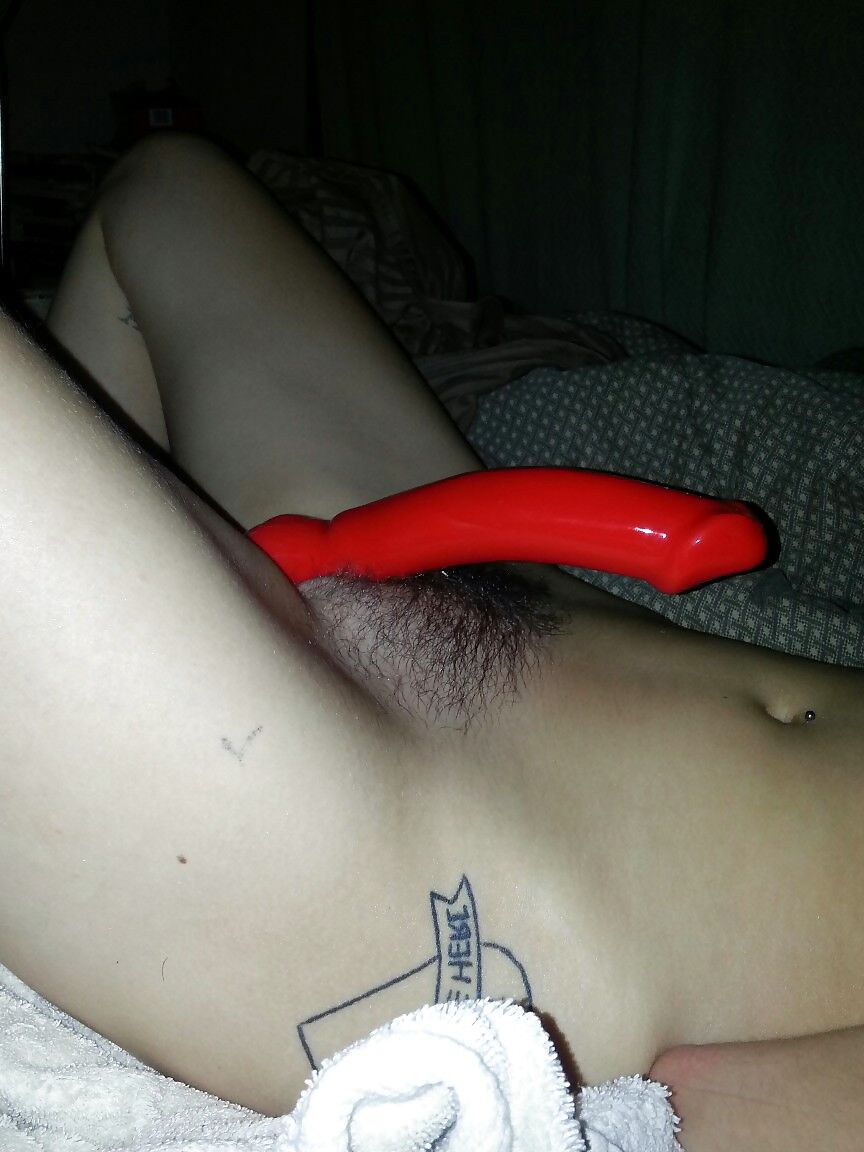 Various strapon and lesbian pics