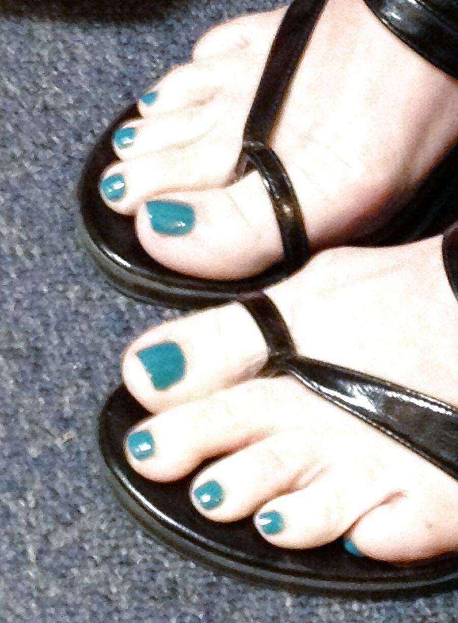 Wife&;s blue toes