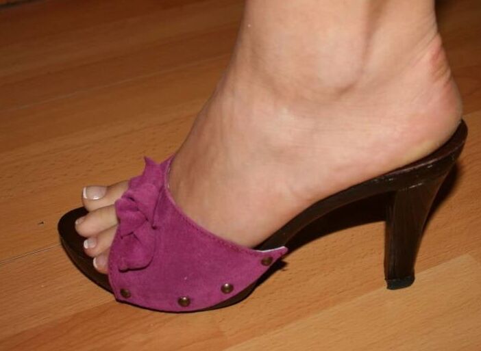 FEET _ sandali e zoccoli
