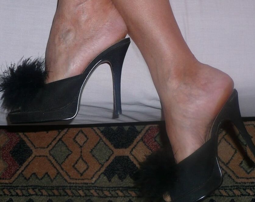 FEET _ sandali e zoccoli