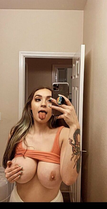 Sabrinathawitch nude