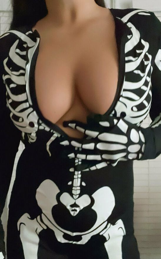 Rachael Ellering nude