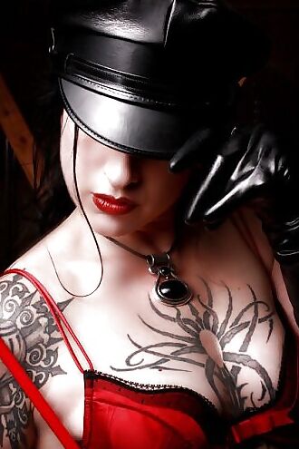 White Mistresses, black slave girls