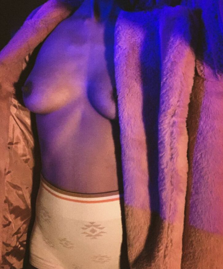 Kalham Amor nude