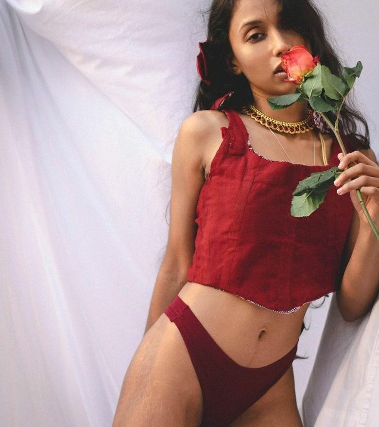 Kalham Amor nude
