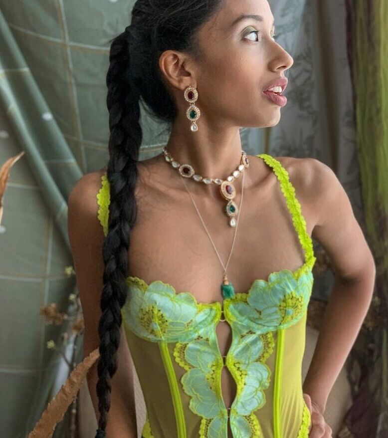 Kalham Amor nude
