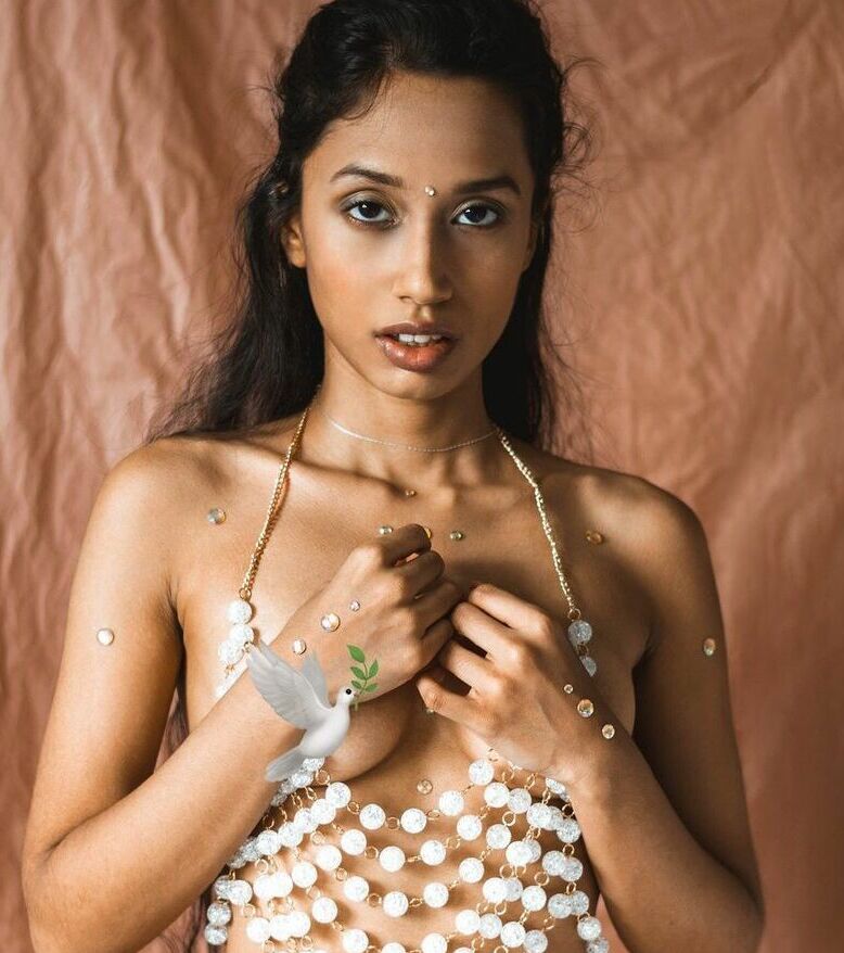 Kalham Amor nude