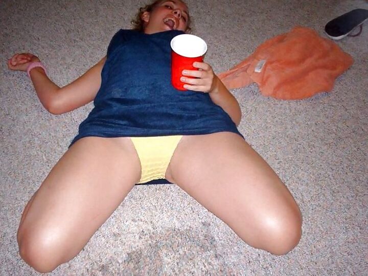 UPSKIRT(no nude)