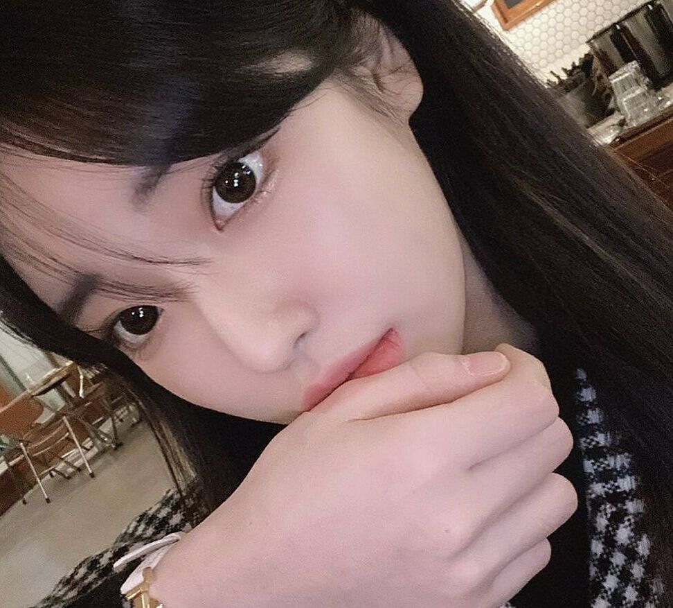 Se Yeon nude