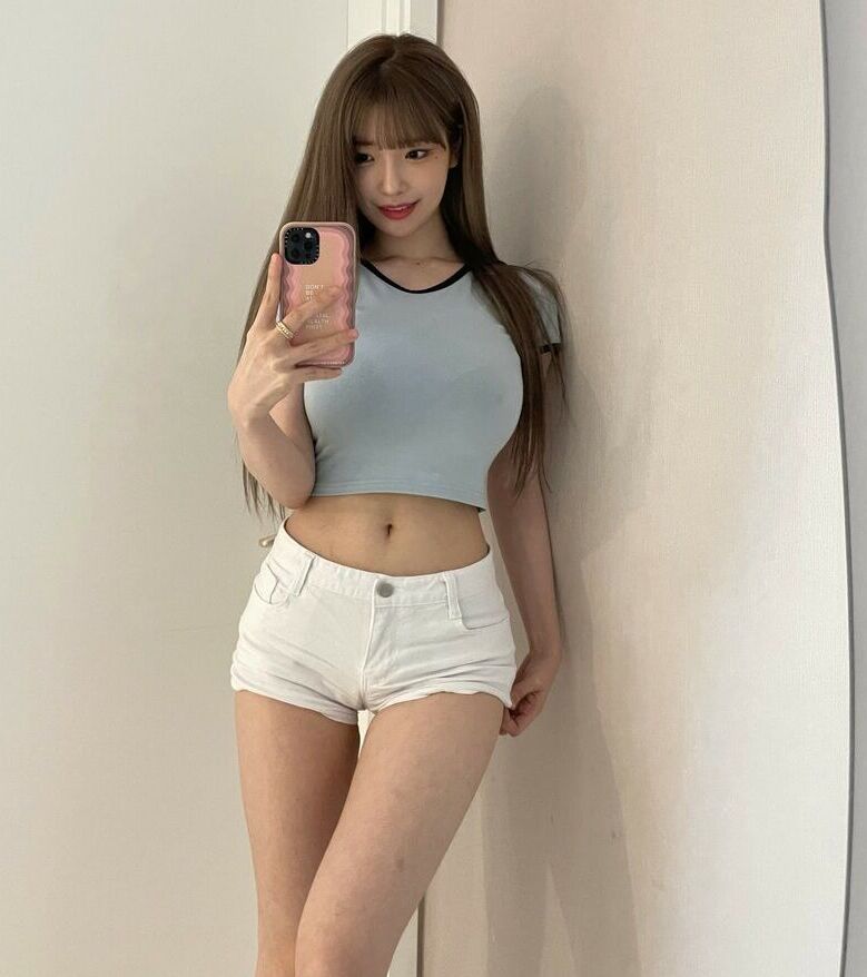 Se Yeon nude