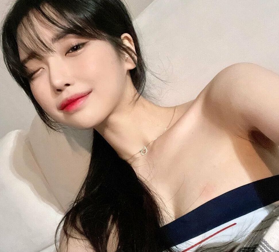 Se Yeon nude