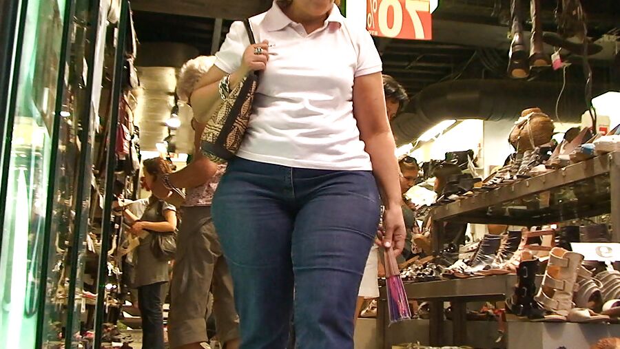 Candid spanish big booty and wide hips milf