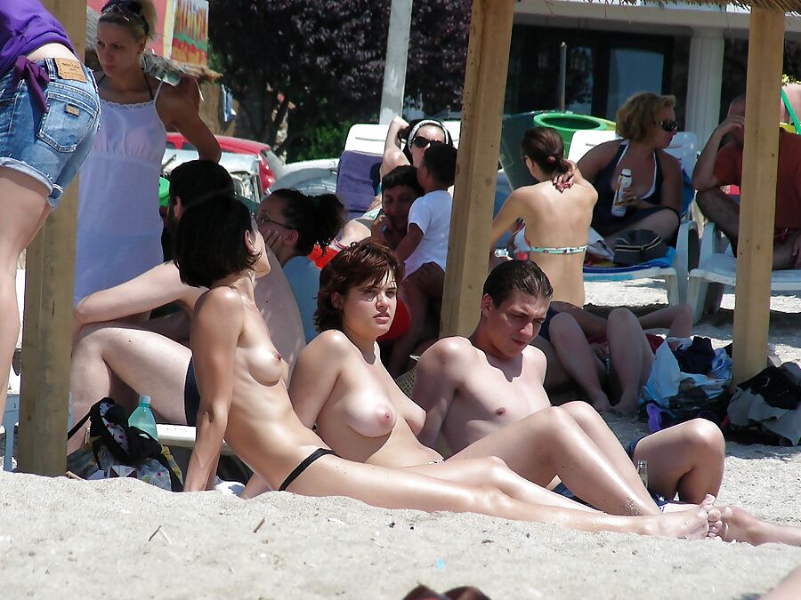 My Fav Amateur Busty Girl on the Beach (part.)