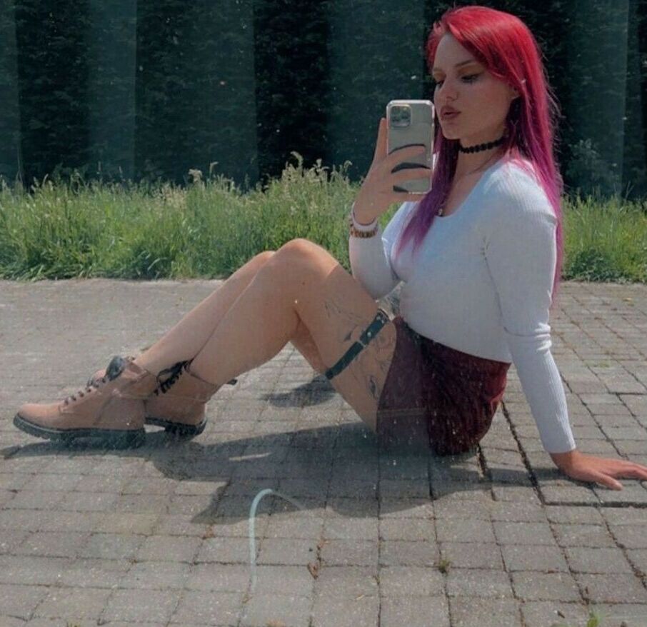 Lovergirl nude