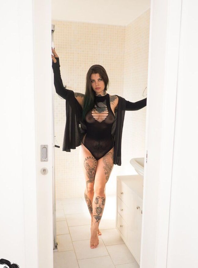 Marjo Suicide nude