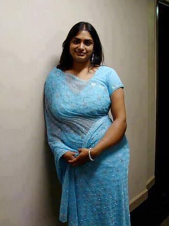Most sexy aunty this age