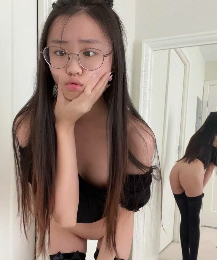 Urshortie nude