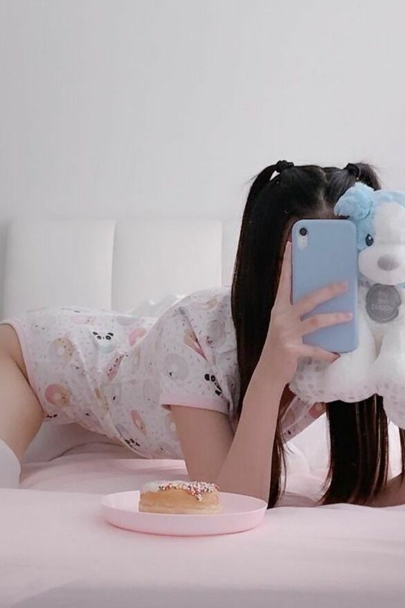 Urshortie nude