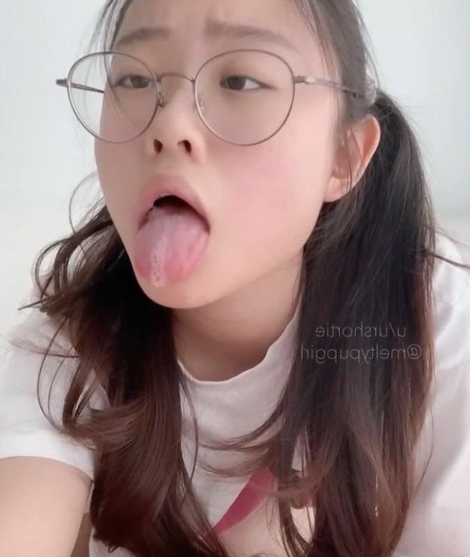 Urshortie nude