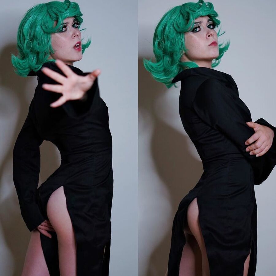 Hot cosplayer