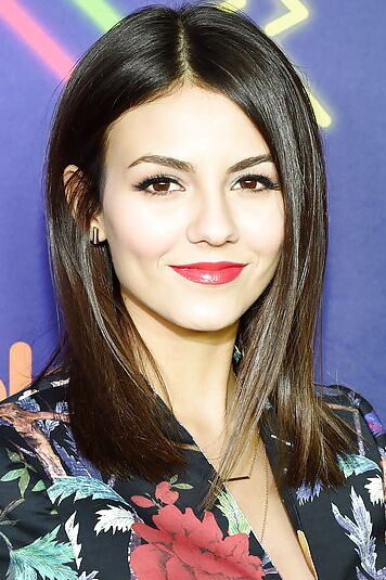 Victoria Justice at Nickelodeon HALO Awards