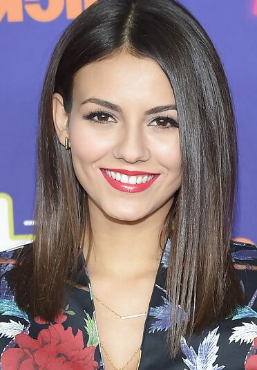 Victoria Justice at Nickelodeon HALO Awards