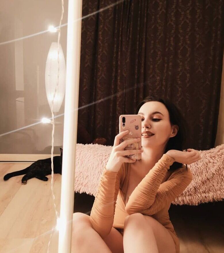 Sophia Volzhenskaia nude