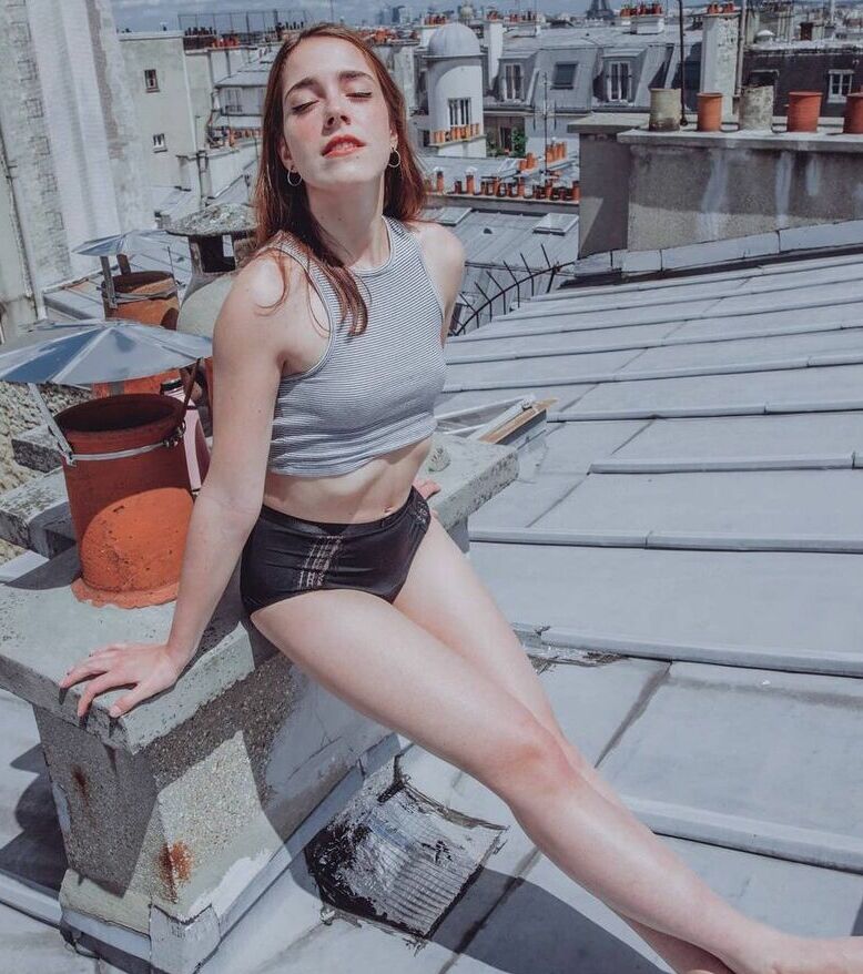 Lou Howard nude