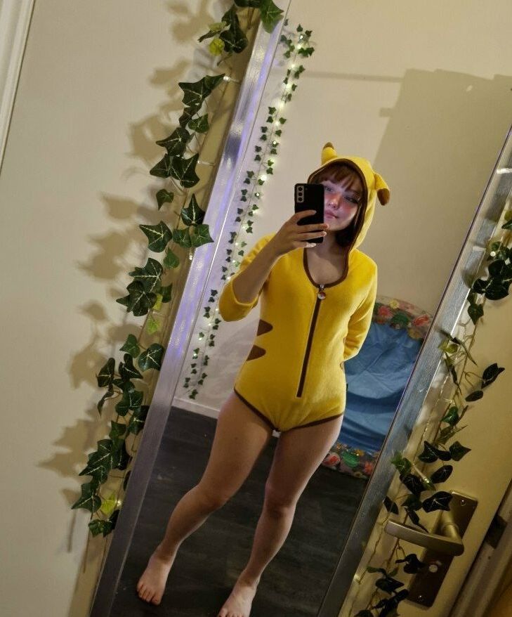 HappyLikeAwall nude